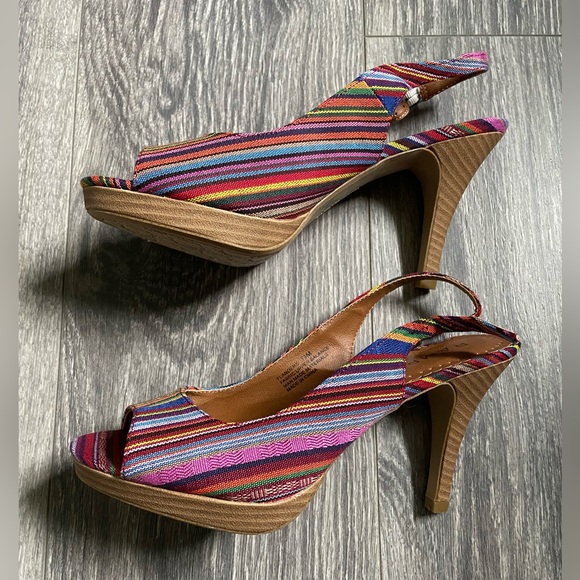 NEW tribal print slingback heels, never worn - Picture 3 of 8